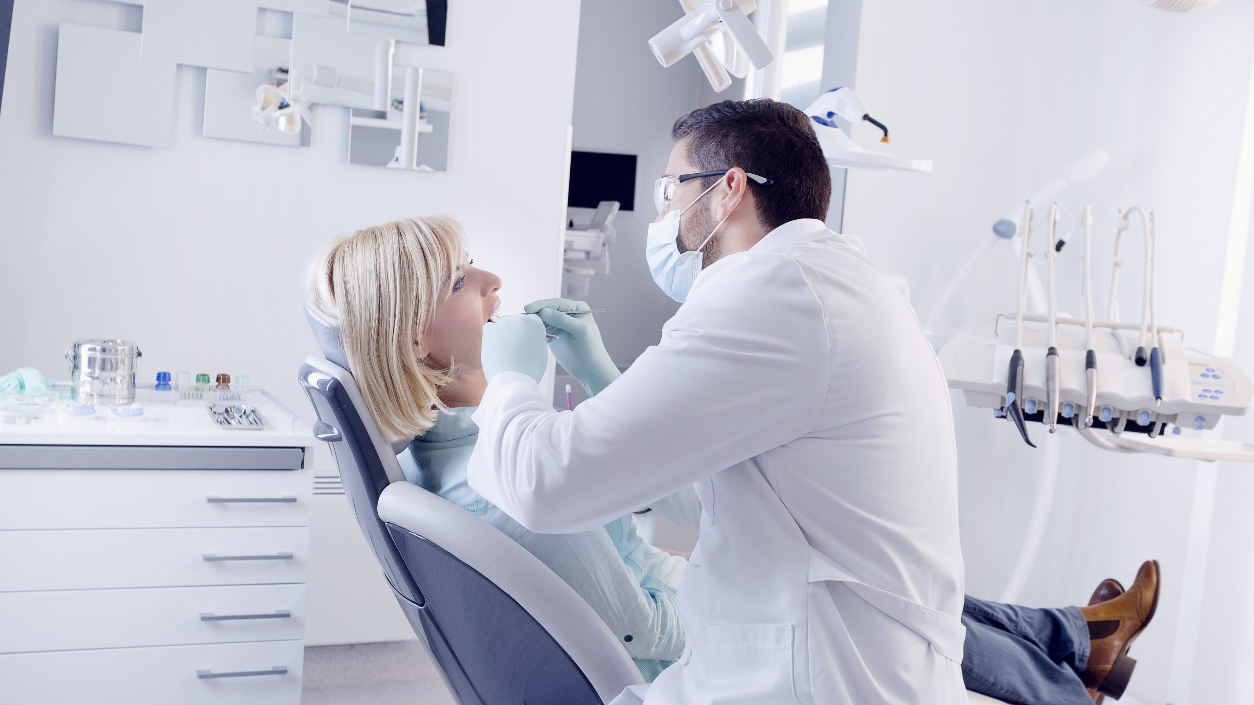 Dentist in Hutchins, TX